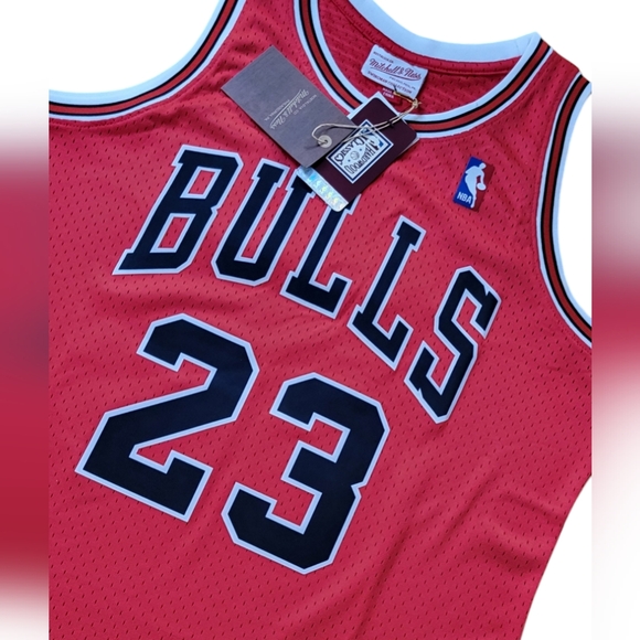 Michael Jordan Jersey Chicago Bulls - Picture 5 of 6